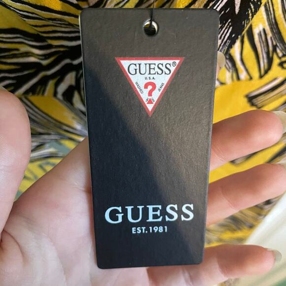 NWT GUESS Dress Yellow Palm Print Cascade Front V-Neck Ruffle Bottom Size Small - Picture 3 of 10